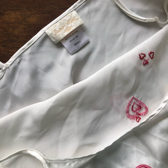 Satin baby doll heart dress - Picture 4 of 4